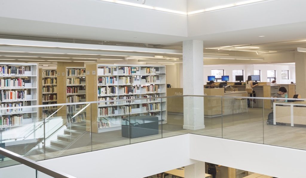 Deuxième étage de la bibliothèque